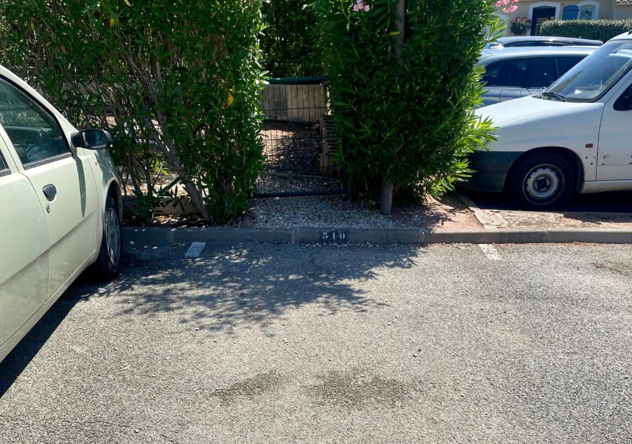 Bastidon Paisible Dans Residence Avec Piscine Fréjus Exteriör bild