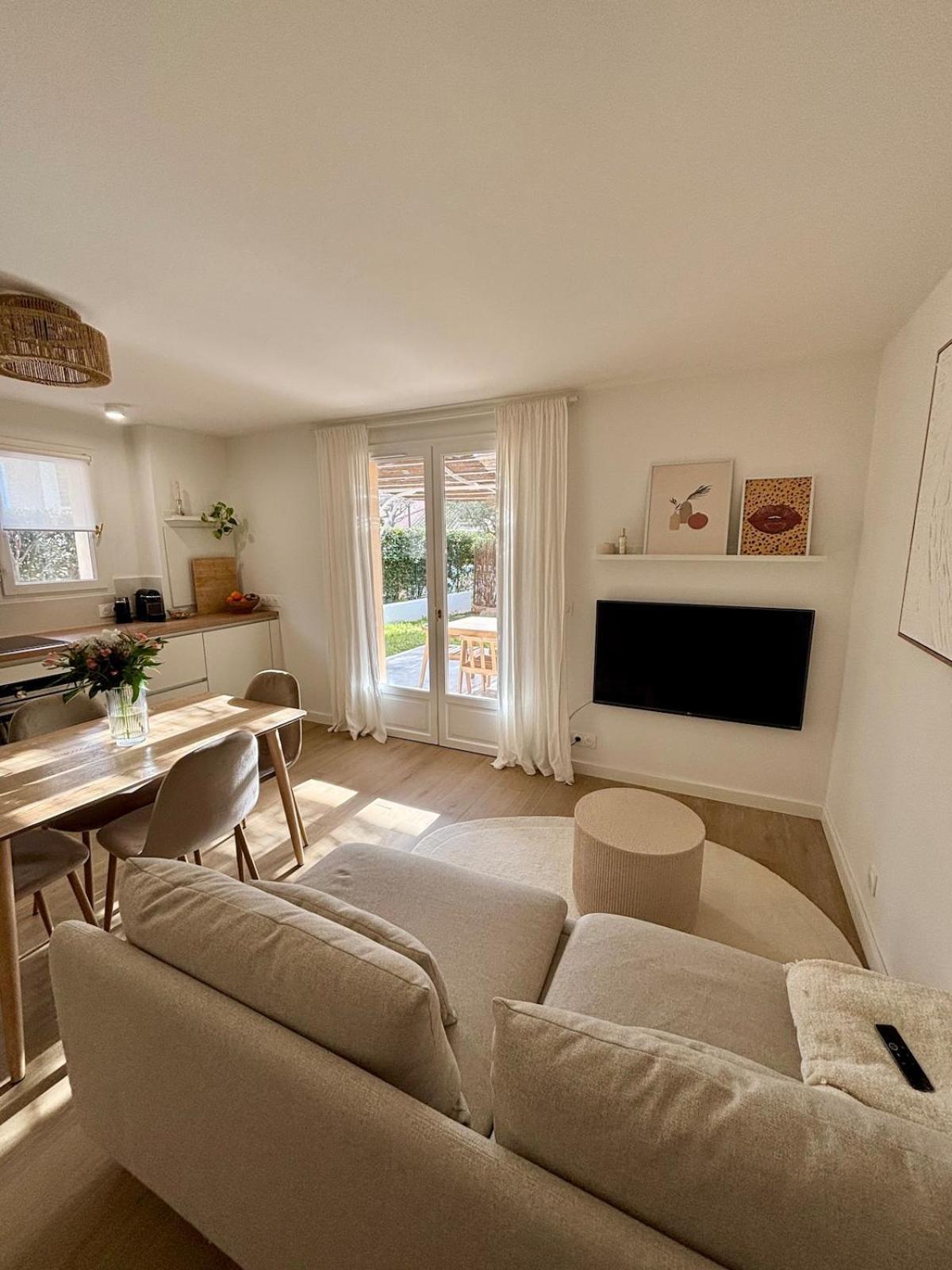 Bastidon Paisible Dans Residence Avec Piscine Fréjus Exteriör bild